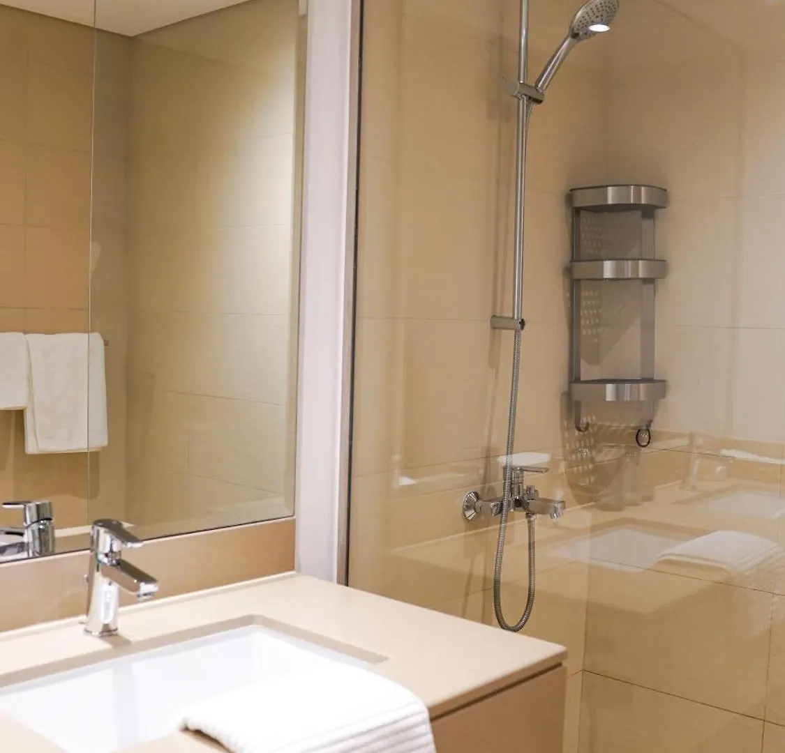 Appartamento 3-Bedroom With Canal Views Voyage Abu Dhabi